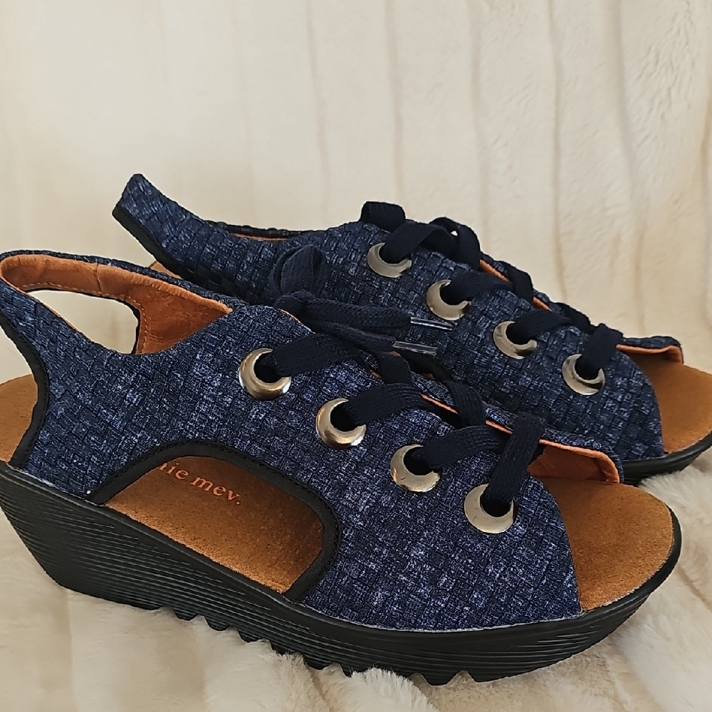 bernie mev. Navy Woven Sandals